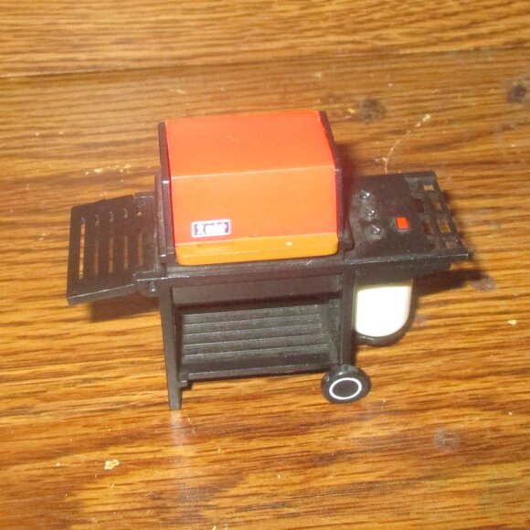 1:12 Dollhouse Miniature Barbecue BBQ Grill W/ Propane Tank Outdoor Furniture - Picture 3 of 5